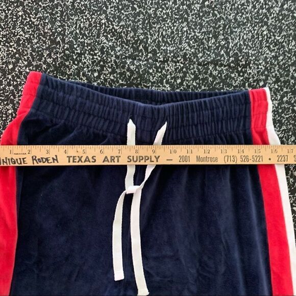 Kendall and Kylie Joggers  - Picture 7 of 12